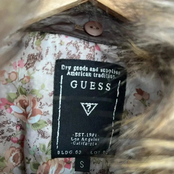 Guess short vest faux leather and removable faux fur size small - Picture 3 of 12